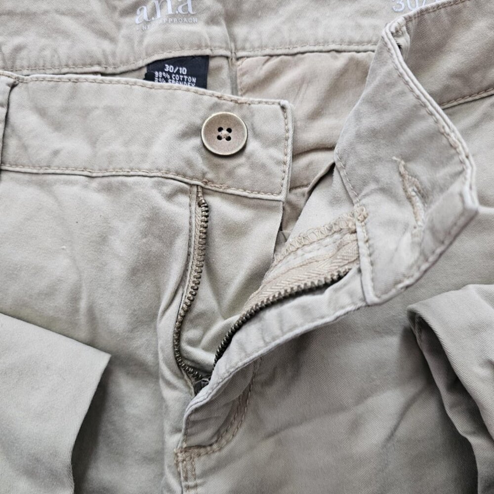 khaki's